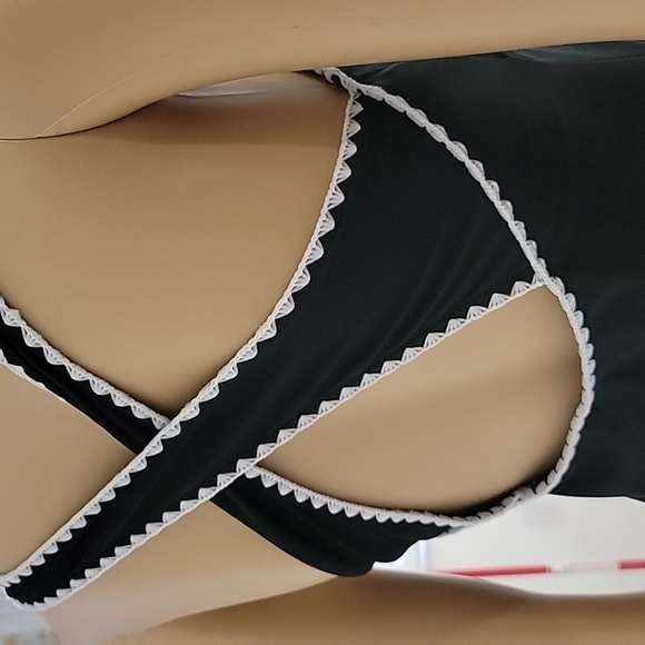 Women's Black One Piece Swimsuit Racerback Athletic Swimming Bathing Suit Medium - Picture 7 of 14